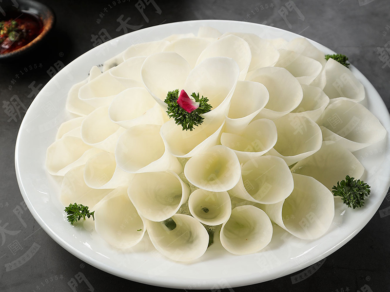 消費(fèi)市場(chǎng)普遍年輕化，如何成為一家特色火鍋店?