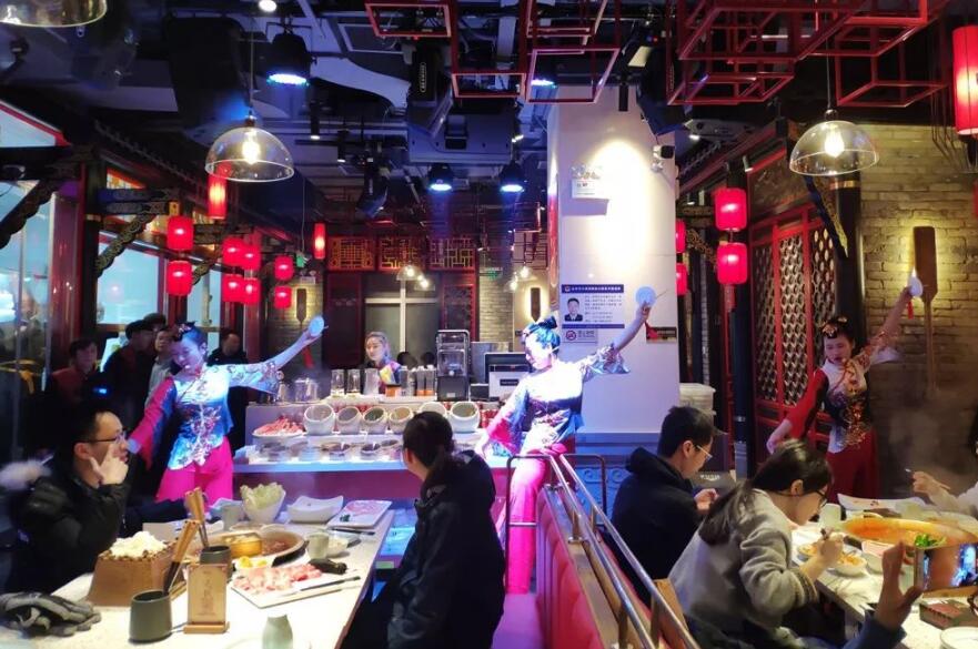 重慶洪崖洞哪家火鍋好吃？朝天門邀你看江景吃火鍋！