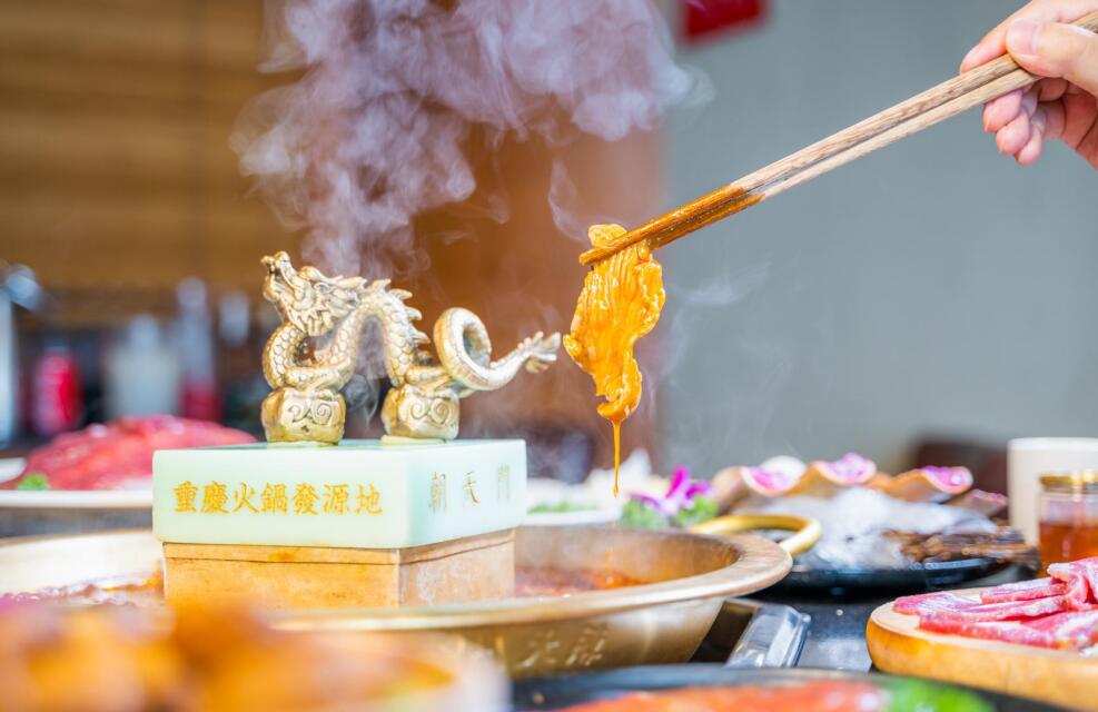 火鍋店的收入主要是靠什么來支撐的？ 