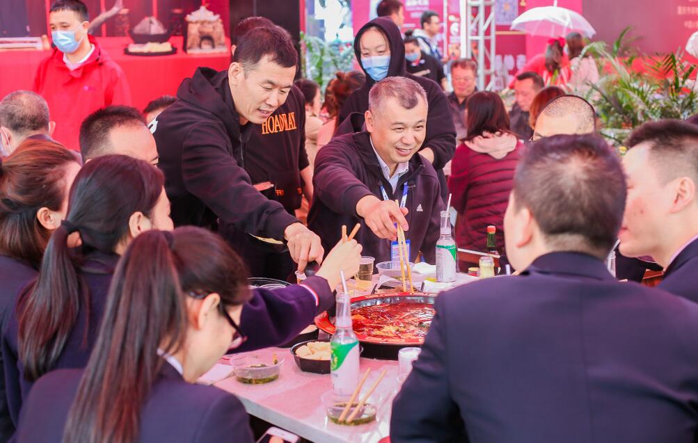 如何加盟重慶火鍋店？這些要點(diǎn)要記牢！