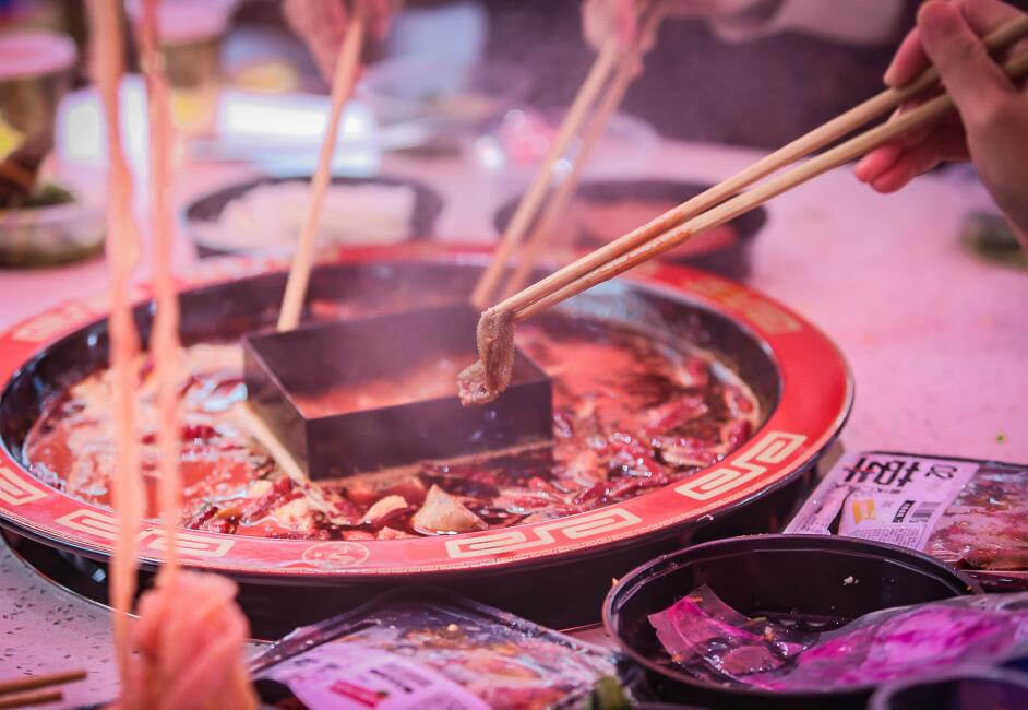吉林開火鍋加盟店，經(jīng)營的時候需要注意什么？