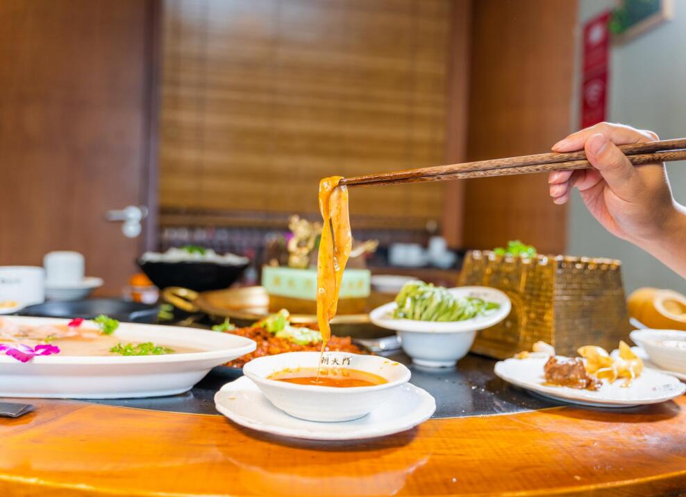 想加盟重慶品牌火鍋，如何與總部聯(lián)系？