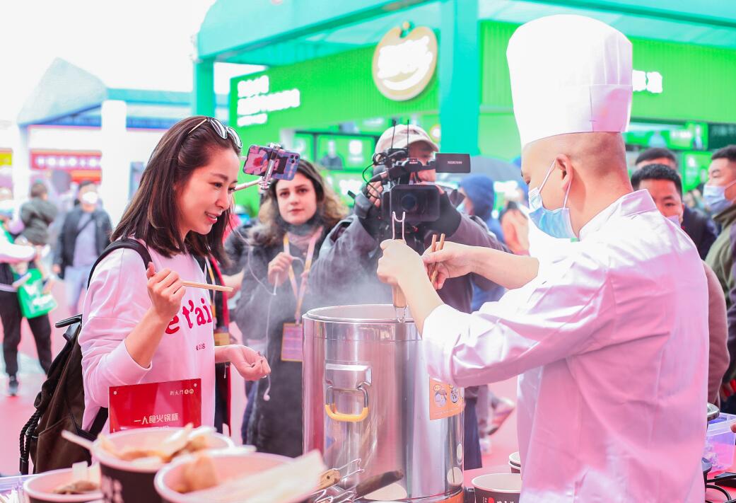 贛州開火鍋加盟店賺錢嗎？受這幾點(diǎn)影響很大！