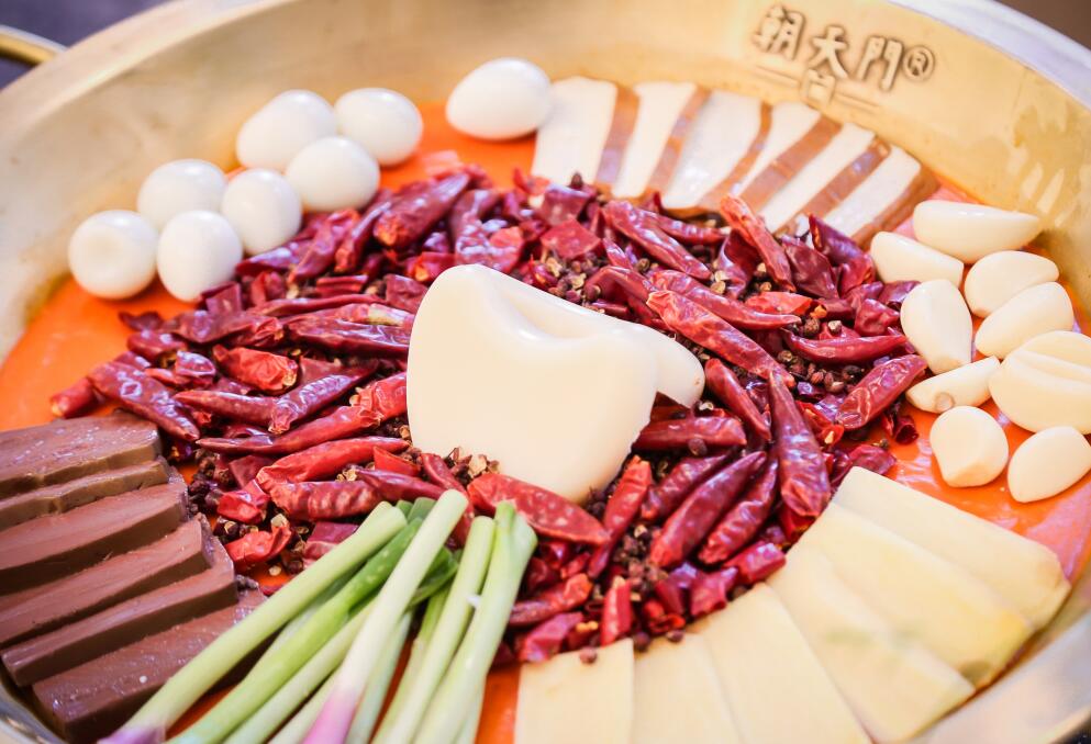 打造人氣網(wǎng)紅火鍋，就得勇于嘗試新事物！