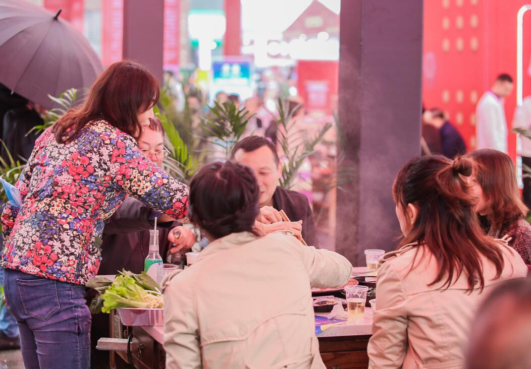 盤錦開火鍋加盟店，如何在起步時(shí)領(lǐng)先一步？