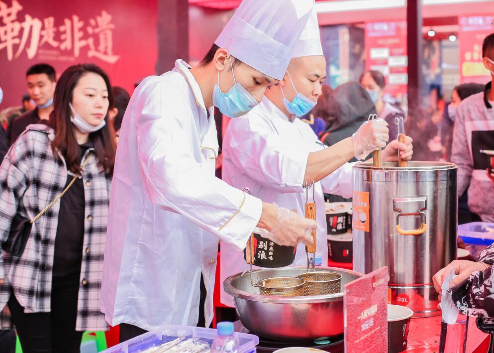 莊河開(kāi)火鍋加盟店，可以這樣抓住顧客心思！