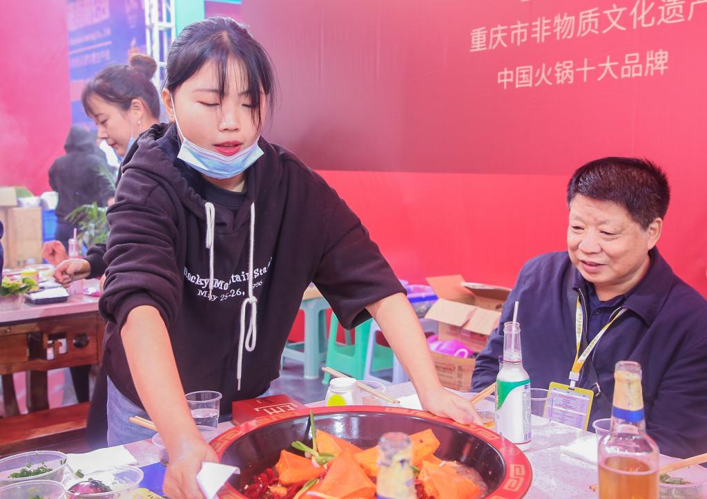 普蘭店開(kāi)火鍋加盟店，如何快速招徠顧客？