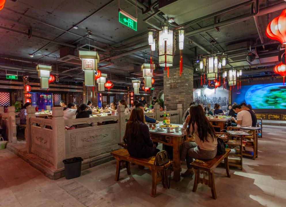 開火鍋店如何利用店門前的廣告位宣傳？