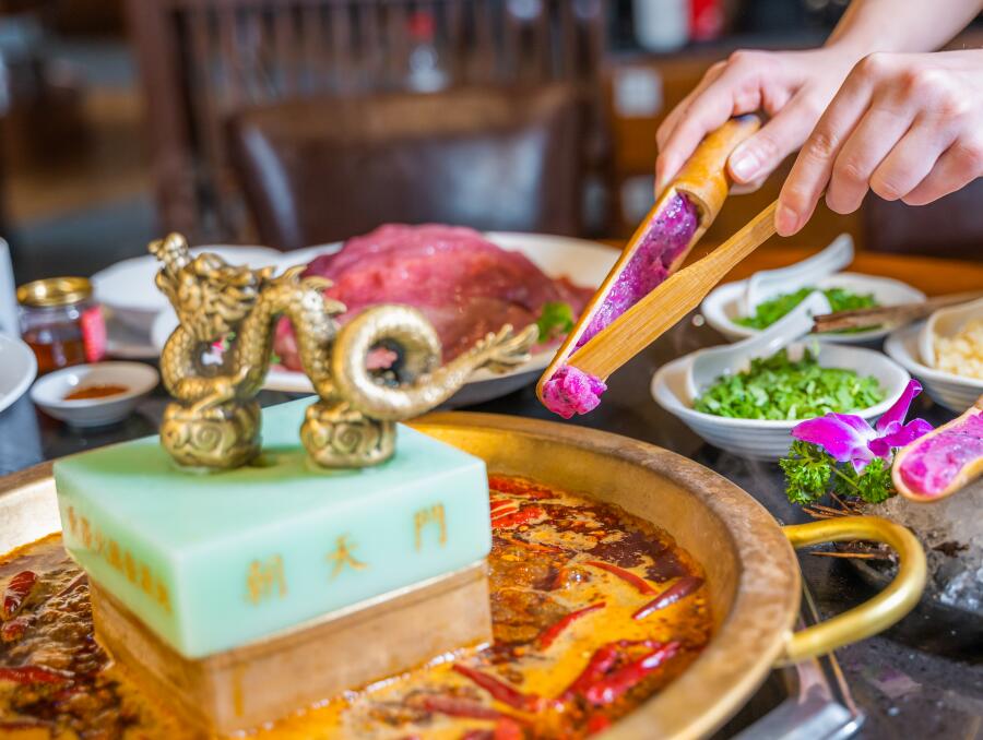 墊江開火鍋加盟店，如何做好戶外宣傳？