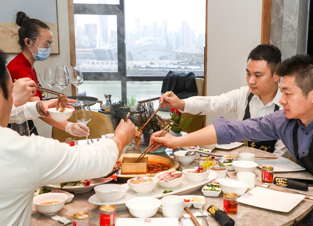 每日消耗30萬(wàn)噸毛肚，重慶人對(duì)毛肚究竟愛(ài)得有多深？