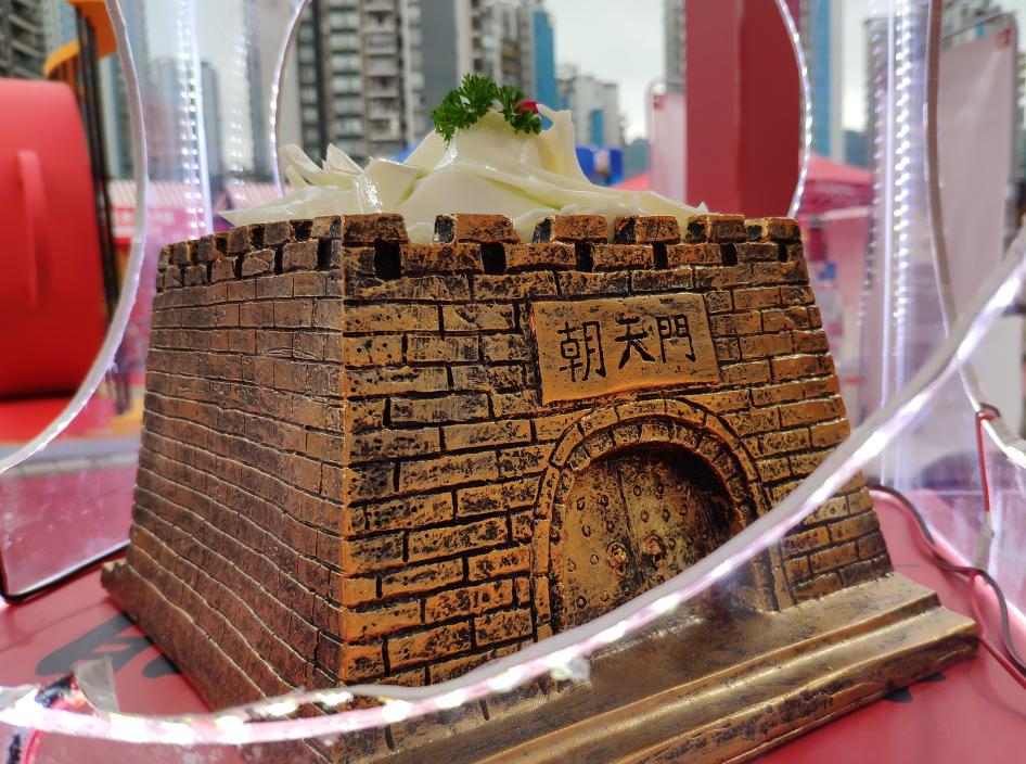 吃非遺火鍋看一線江景，就來(lái)洪崖洞朝天門(mén)火鍋！