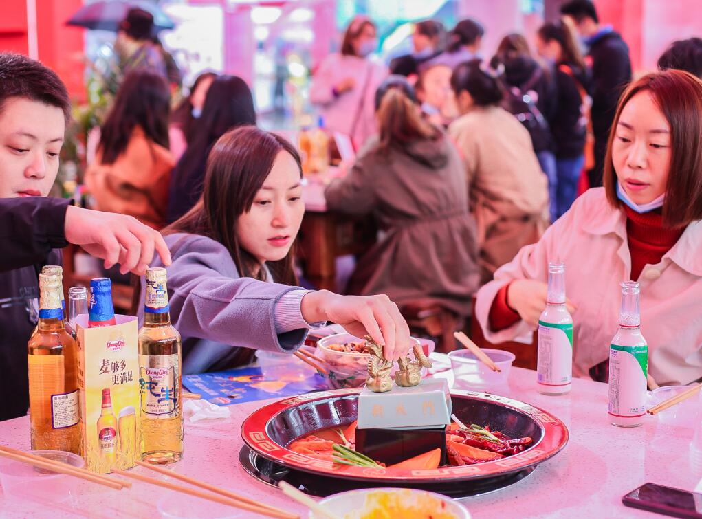 想加盟一家牛肉火鍋店該怎么做？