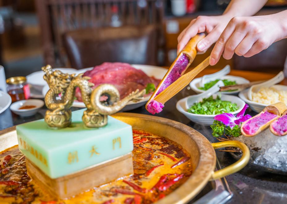重慶有名氣的火鍋品牌有哪些？這家的歷史有點(diǎn)久遠(yuǎn)！