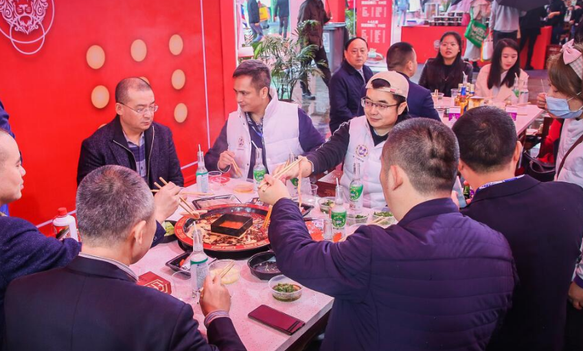 種草平臺(tái)接連翻車，網(wǎng)紅餐飲是否可信？