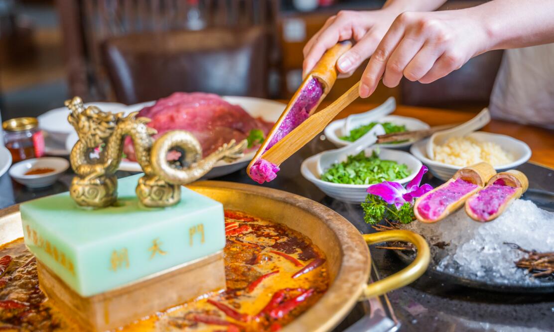 土到極致就是潮？餐廳越“土”，生意越好？