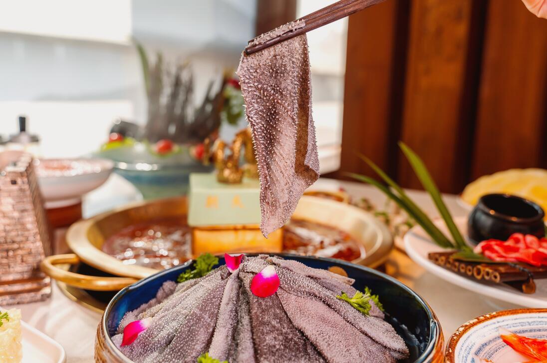 火鍋店的大招牌，特色重慶火鍋毛肚，這么做就對了！