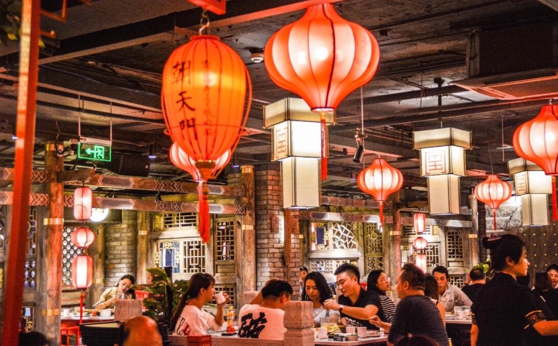 五類火鍋店裝修風(fēng)格，時尚正在路上，經(jīng)典永不過時！