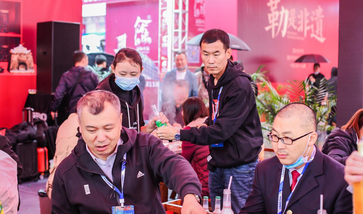 什么樣的店長？讓一家新開火鍋店，生意如此的好！