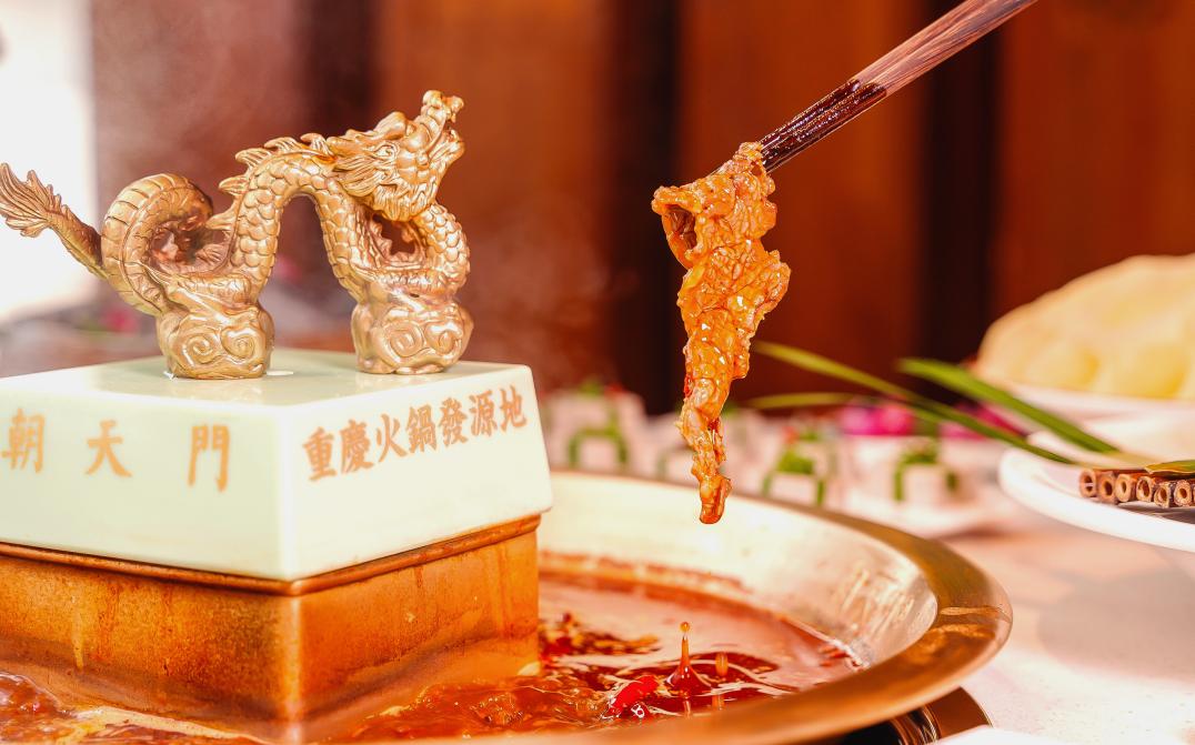 這家火鍋店，好吃不上火，秘訣就在湯底！