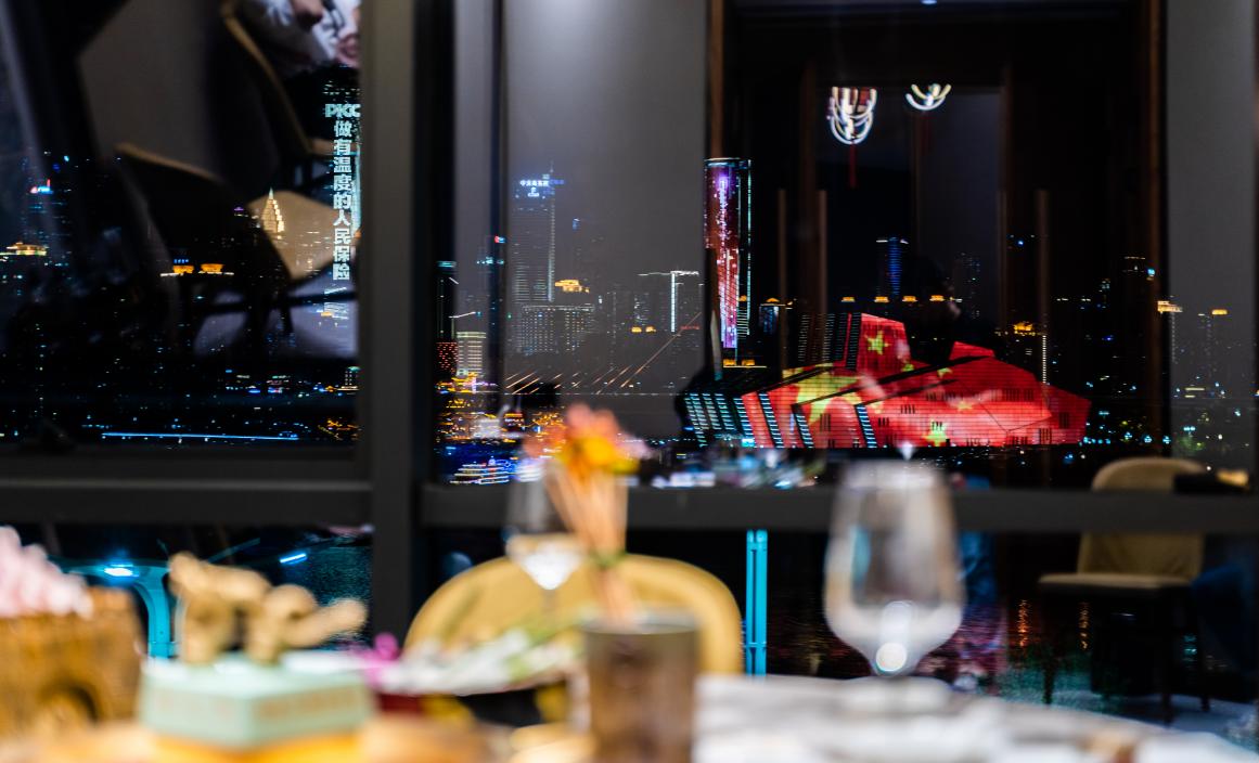 火鍋店生意好，不僅要特色，還要會宣傳！